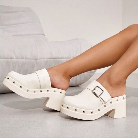Dolce Vita Yevan Platform Studded Leather Clogs Mule Ivory Cream Latte NEW - Picture 1 of 12